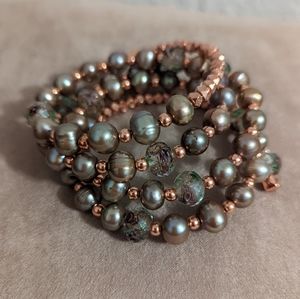 Memory wire pearl bracelet